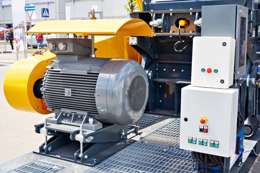 Three-phase asynchronous motor and control panel Three-phase asynchronous motor and control panel