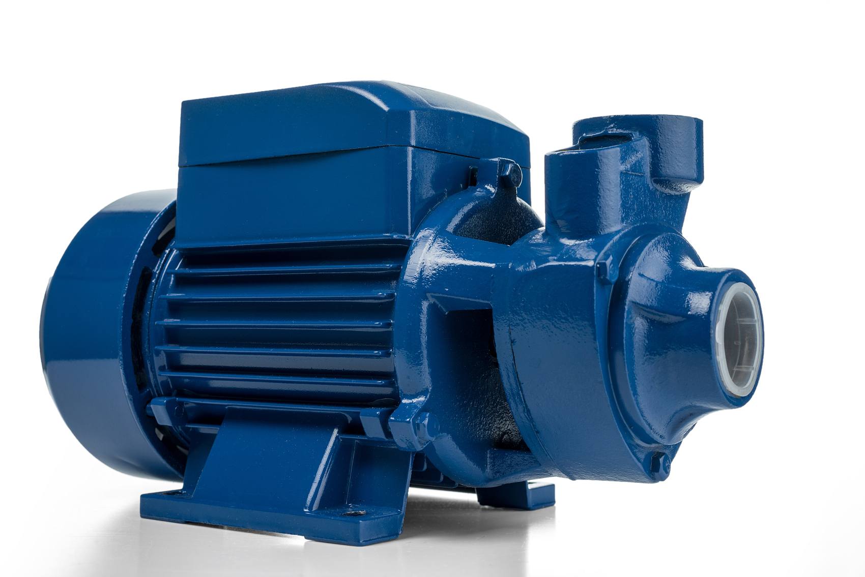 水旋涡泵与电机隔离白色 水旋涡泵与电机隔离白色