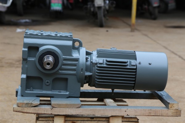 S Series helical gear motor