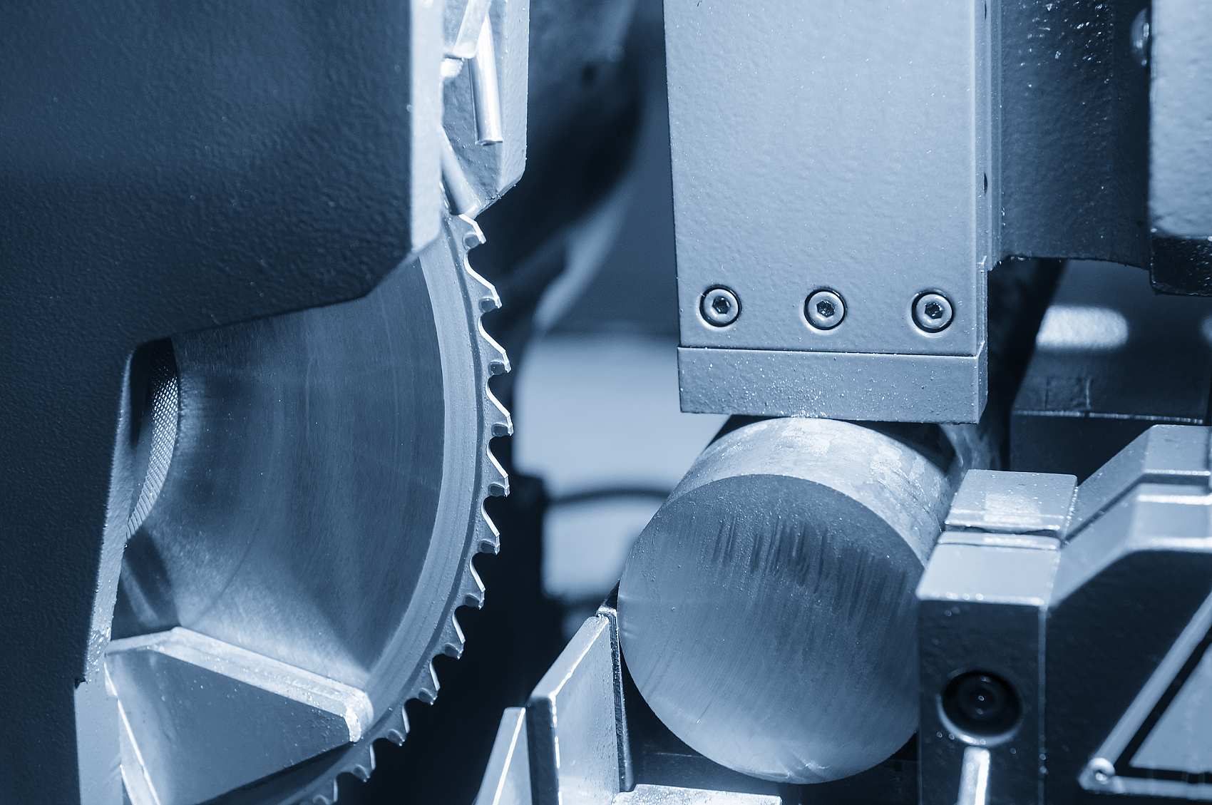 用于切割金属棒的工业圆锯