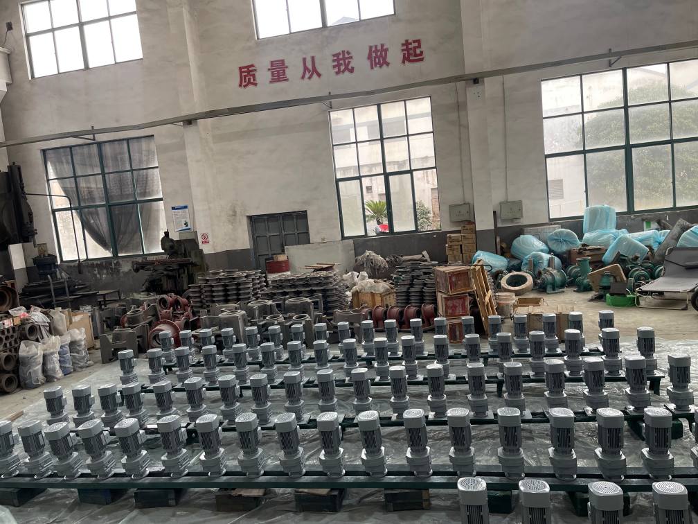 How Manufacturers Can Select the Right Helical Gear Motor for Conveying Systems